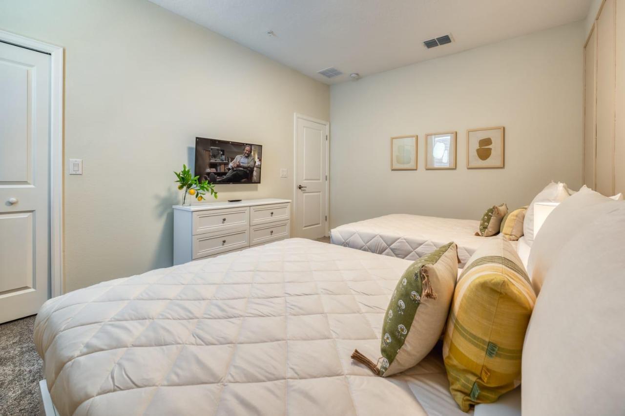 Pleasant Home With Lake View And Themed Bedroom Orlando Dış mekan fotoğraf